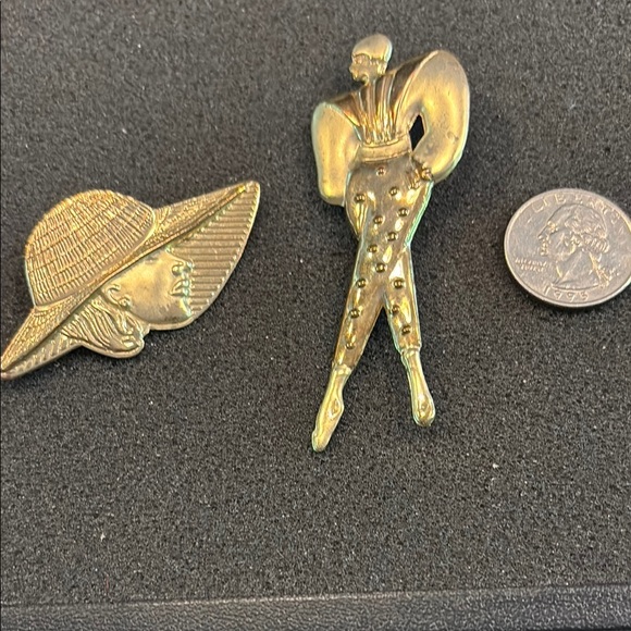 Gold Tone art Deco Brooch - Picture 2 of 3